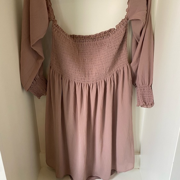 Forever 21 Dresses & Skirts - Off Shoulder Dress - Forever21